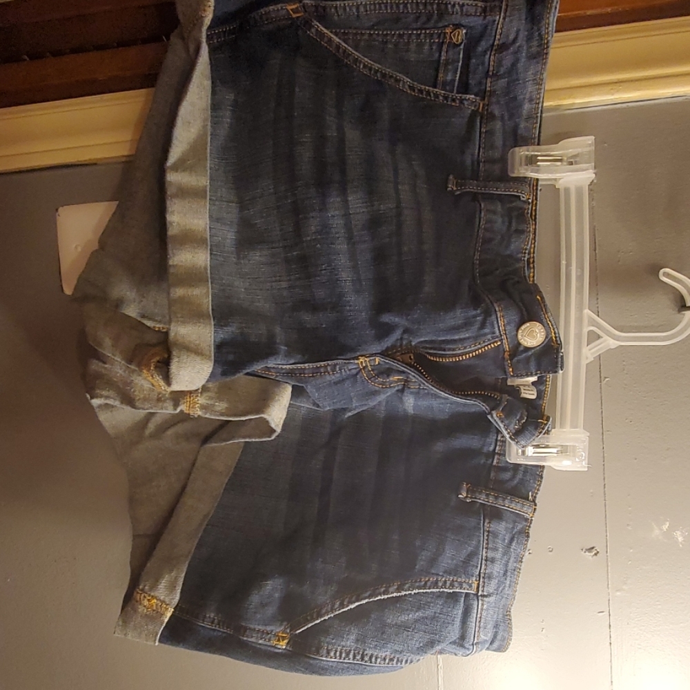 Cuffed shorts